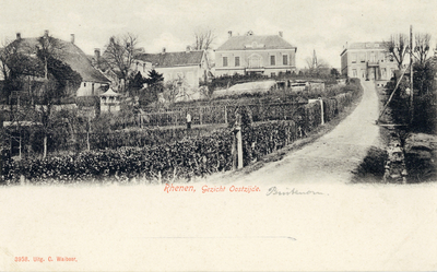 11865 Gezicht op de Buitenomme te Rhenen (oostzijde), uit het zuiden, met rechts op de achtergrond enkele villa's aan ...